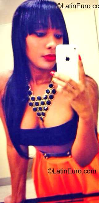Date this happy Dominican Republic girl Michell from Santo Domingo DO15186