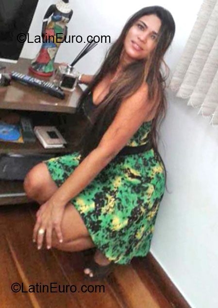 Date this beautiful Brazil girl Wany from Salvador BR7667