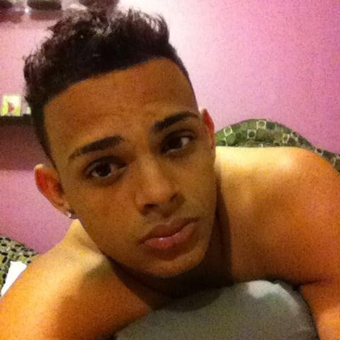 Date this hard body Dominican Republic man Pedro j. b. gon from Santo Domingo DO15235