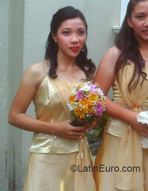 Date this tall Philippines girl Aileen from Manila PH558