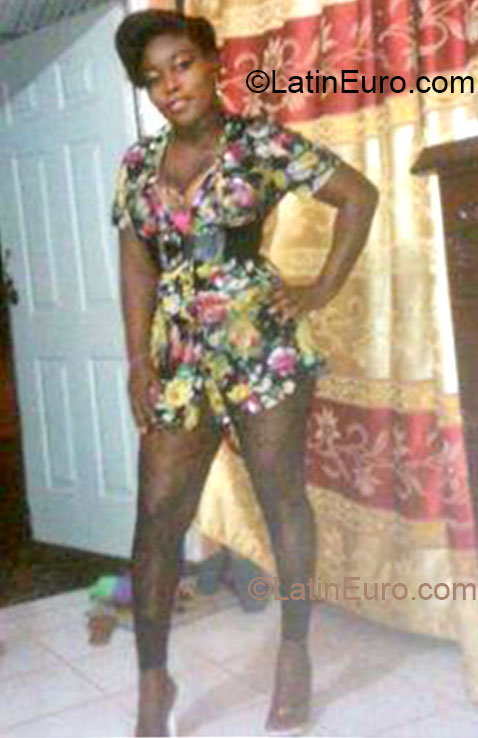 Date this stunning Jamaica girl Shantay from Kingston JM1118