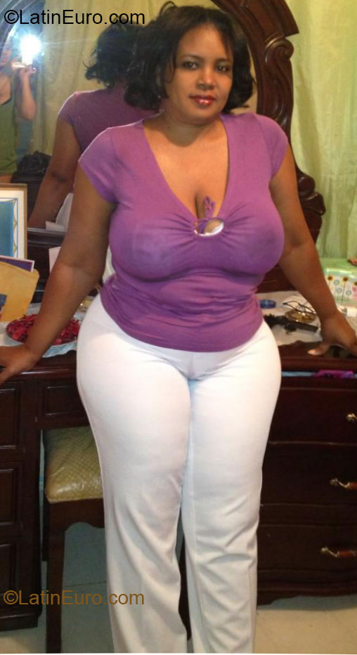 Date this hot Dominican Republic girl Paula from Puerto Plata DO15325