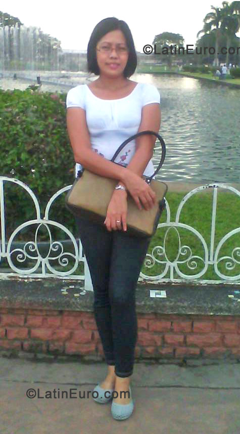 Date this tall Philippines girl Arlyn from Davao City PH559