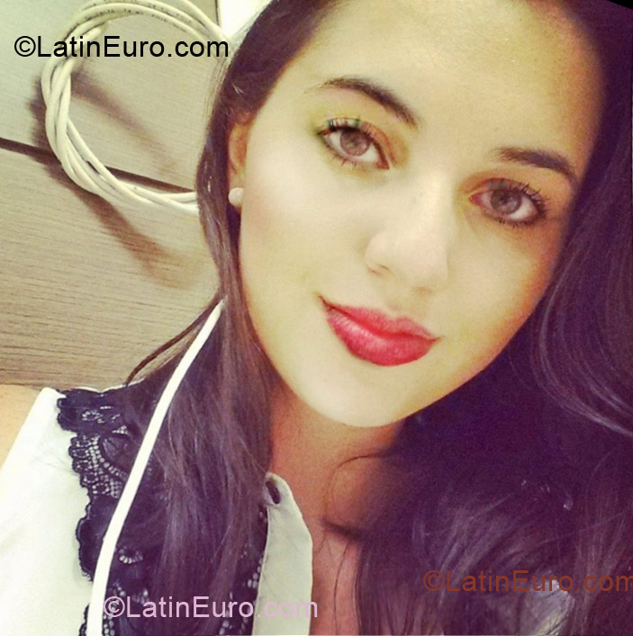 Date this exotic Brazil girl Laura from Uberlandia BR7704