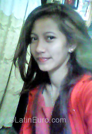 Date this exotic Philippines girl Gemalin from Manila PH566