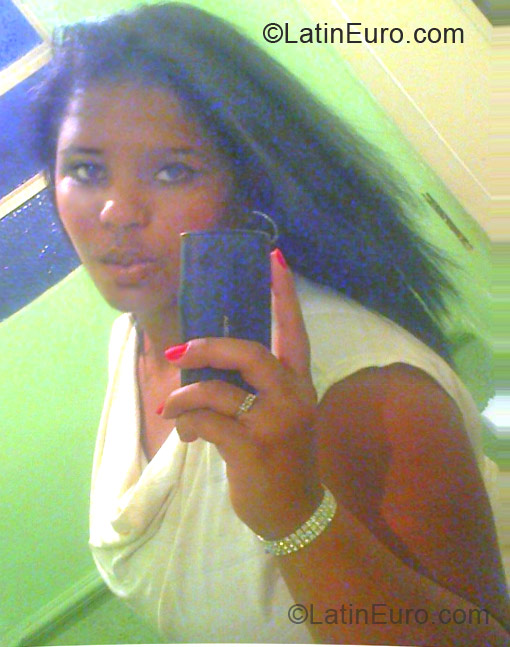 Date this nice looking Brazil girl Brenda from Belo Horizonte BR7738