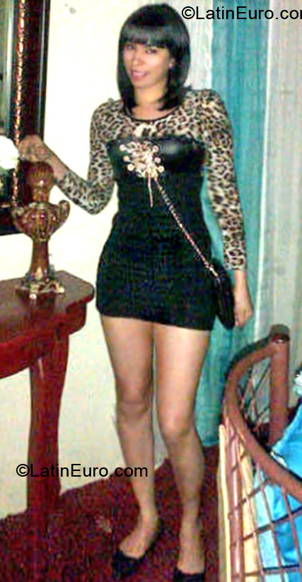 Date this stunning Dominican Republic girl Sherlyn from Santiago DO22626