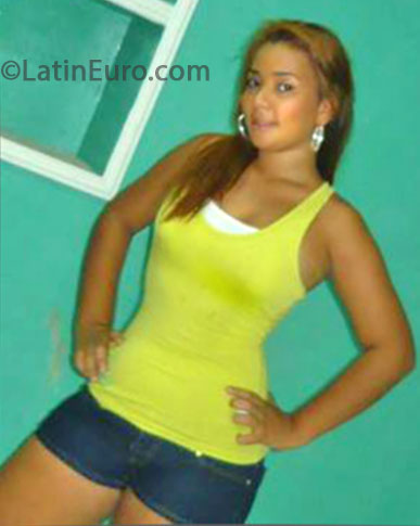 Date this exotic Colombia girl Stephanie from Santa Marta CO12988