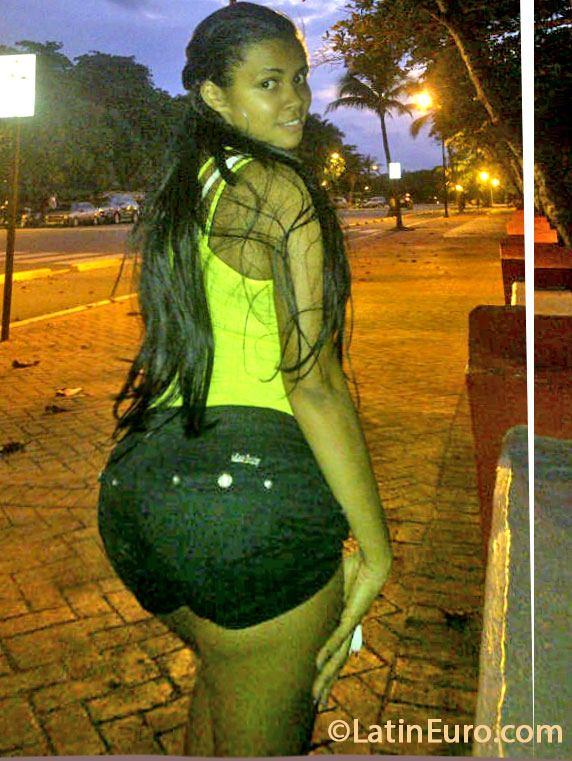 Date this hard body Dominican Republic girl Luna from Puerto Plata DO15813