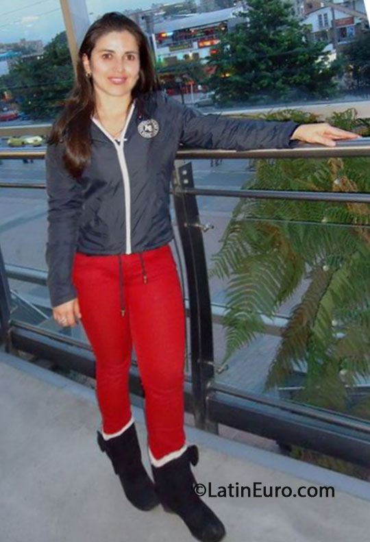 Date this stunning Colombia girl JOHANA from Bogota CO13044