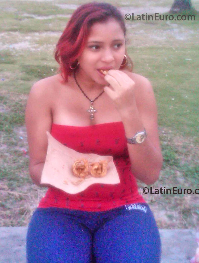 Date this athletic Dominican Republic girl Ysmeri from Santo Domingo DO15866