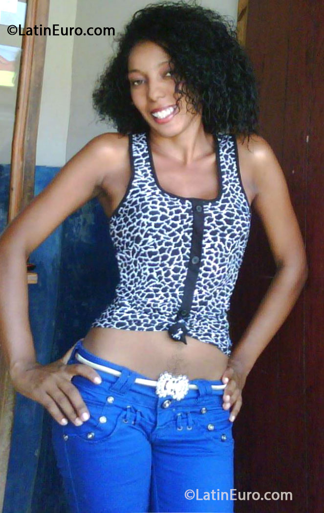 Date this charming Dominican Republic girl Johana from Puerto Plata DO16027