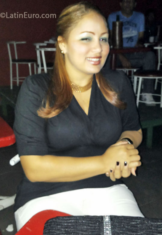 Date this nice looking Dominican Republic girl Raiza from Santiago DO16129