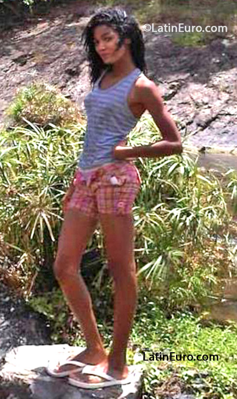 Date this lovely Dominican Republic girl Yelisa from Hato Mayor DO16329