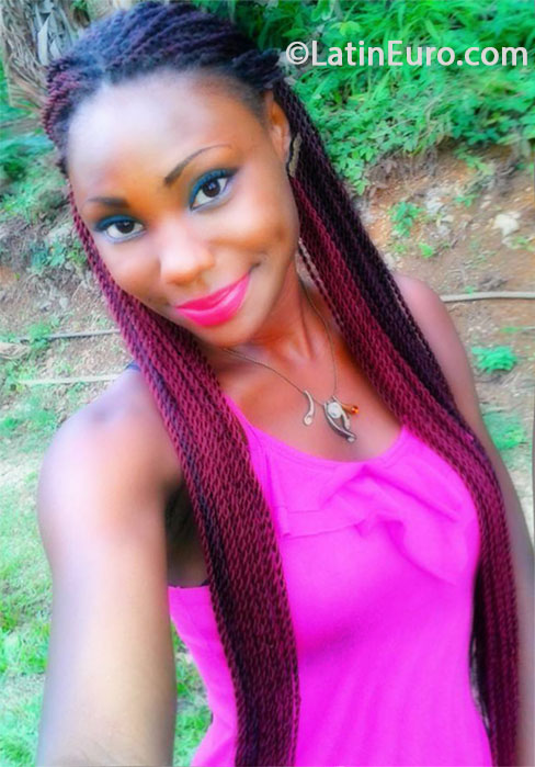 Date this charming Jamaica girl Shamona from saint Ann JM1697