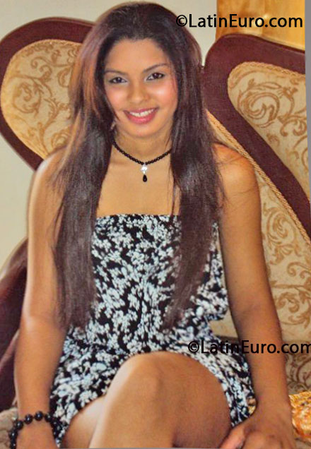 Date this stunning Dominican Republic girl Aracel from Bonao DO16369