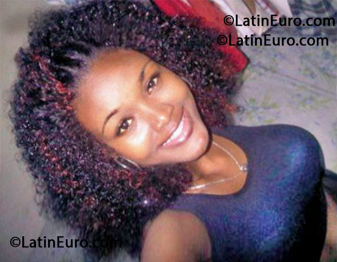 Date this sensual Dominican Republic girl Maite from Santo Domingo DO40427