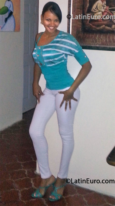 Date this cute Dominican Republic girl Cristalis from Nagua DO16396