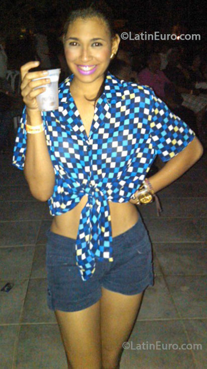 Date this voluptuous Dominican Republic girl Katherine from Santiago DO16463