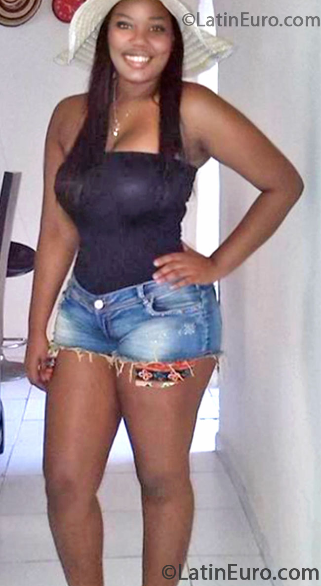 Date this exotic Colombia girl Shaskya from Barranquilla CO13428