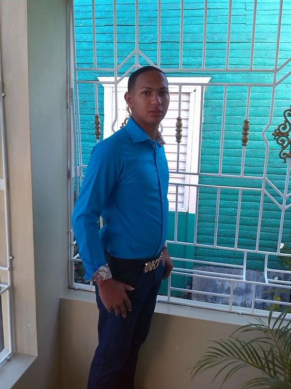 Date this beautiful Dominican Republic man Deivi jesus from Santo Domingo DO16490