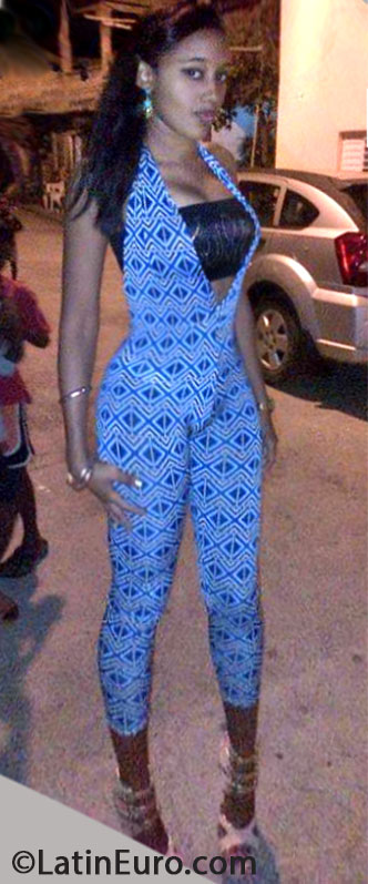 Date this young Dominican Republic girl Angelina from Santo Domingo DO16540