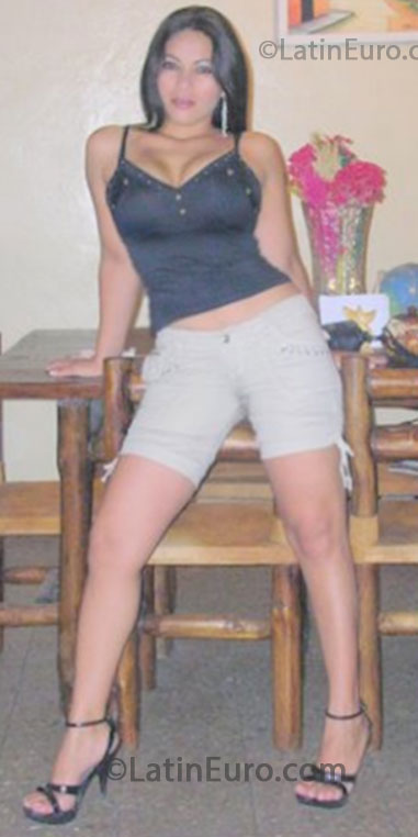 Date this charming Honduras girl Eva from Tegucigalpa HN864