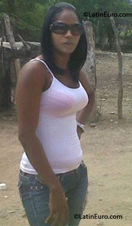 Date this athletic Dominican Republic girl Leidy from Santo Domingo DO16597