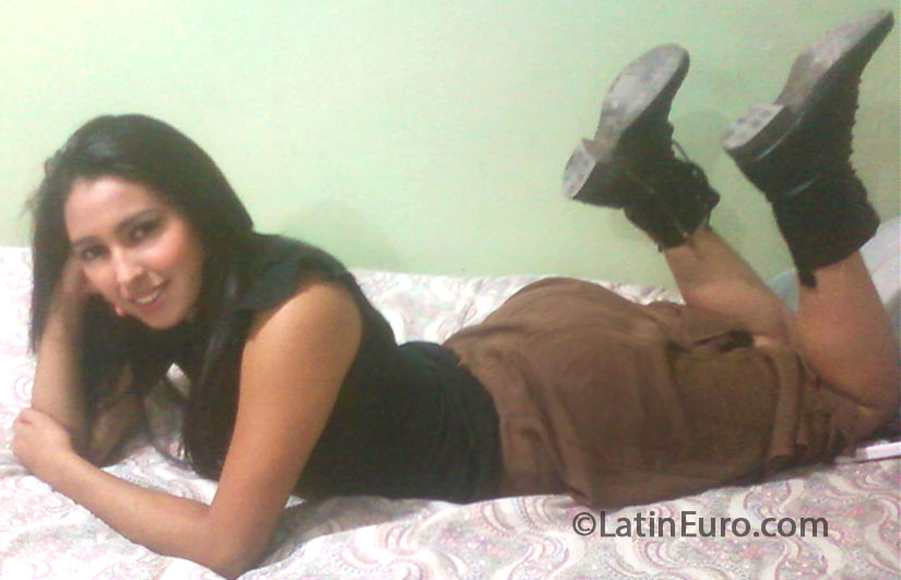 Date this voluptuous Honduras girl Emy from San Pedro Sula HN866