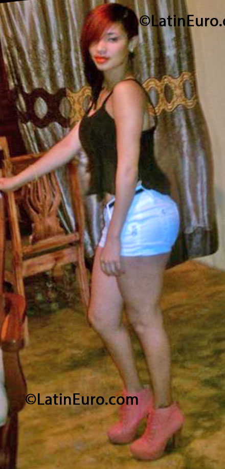 Date this happy Dominican Republic girl Del carmen from San Pedro De Macoris DO16615