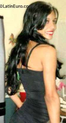 Date this sultry Dominican Republic girl Paola from Santiago Rep. Dom DO16789