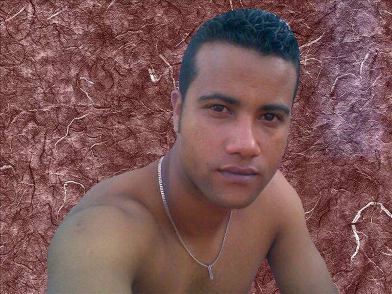 Date this hard body Dominican Republic man Felix rodriguez from Santo Domingo DO16926