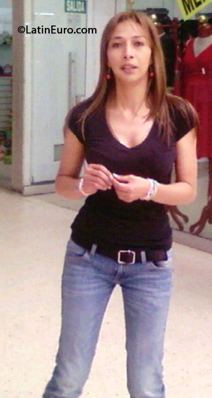 Date this voluptuous Colombia girl Ana maria from Bogota CO15403
