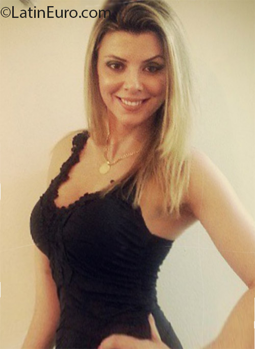 Date this fun Brazil girl Alexandra from Manaus BR8083