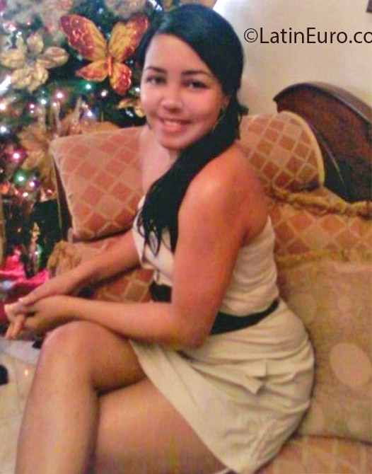 Date this pretty Dominican Republic man Kathy from Santo Domingo DO17075