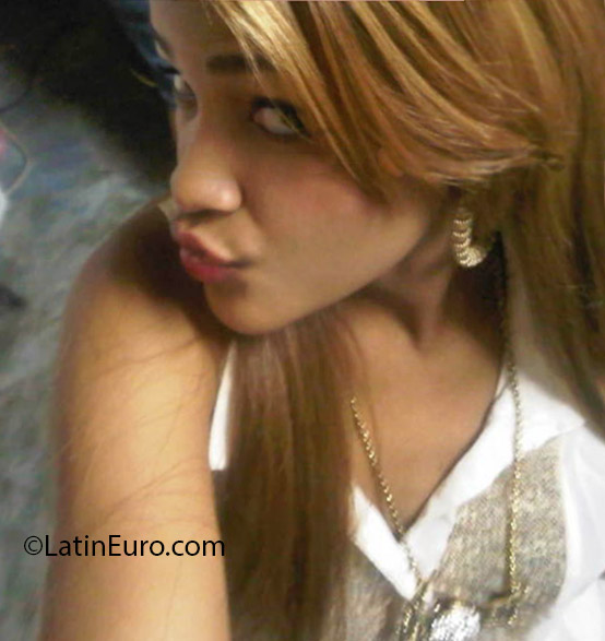 Date this georgeous Dominican Republic girl Eloisa from La Vega DO17115