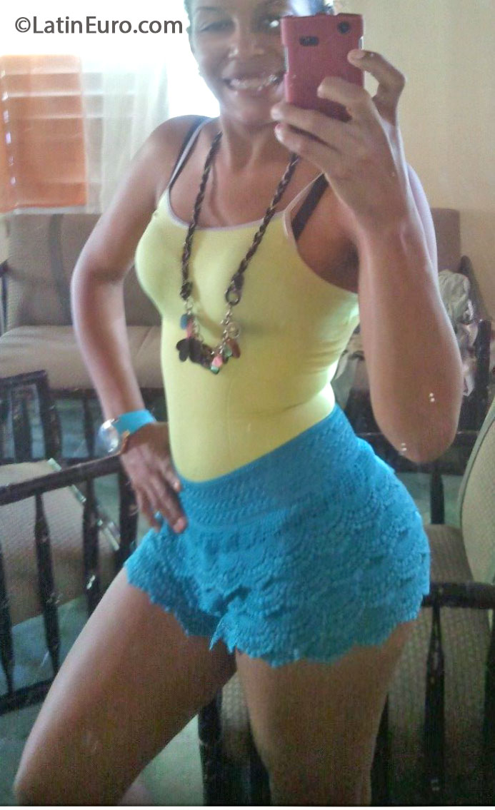 Date this funny Dominican Republic girl Norke from Santo Domingo DO17245