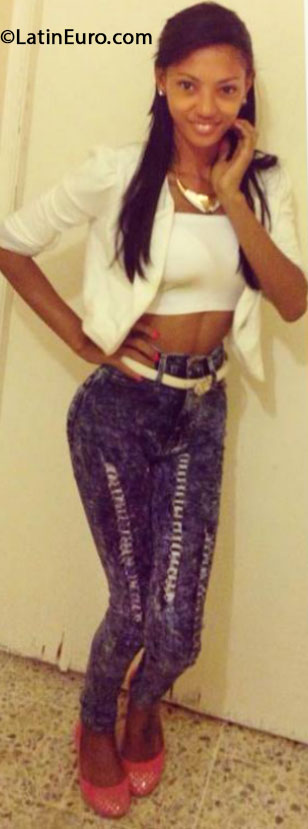 Date this happy Dominican Republic girl Thu Modelito from santiago DO17285