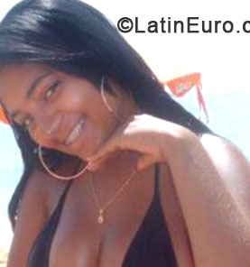 Date this cute Brazil girl Taiane from Macae BR8136