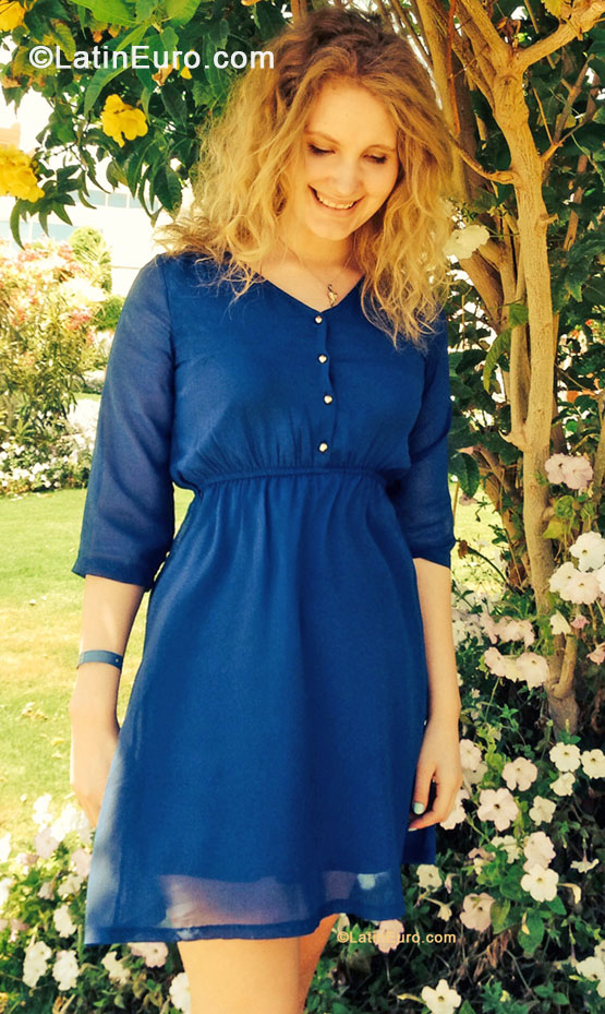 Date this lovely Russia girl Nadia from Sochi RU44