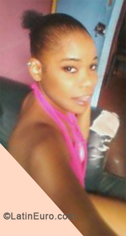 Date this passionate Jamaica girl Lamadona from Kingston JM1355