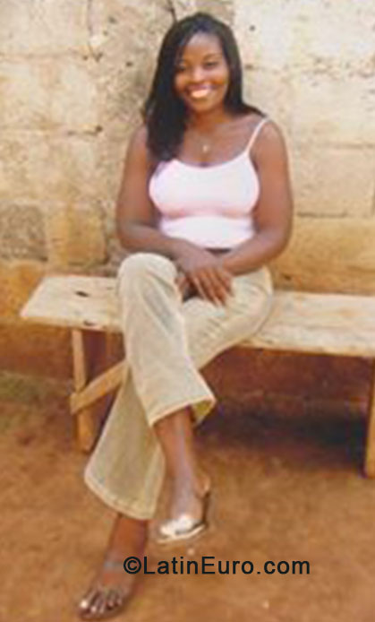 Date this cute Cameroon girl Kirline from Yaounde CM175