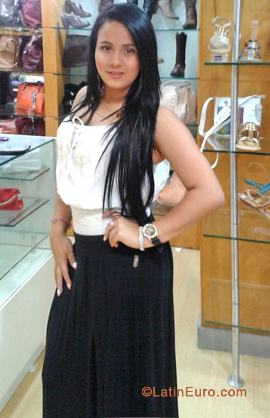 Date this stunning Colombia girl Isabel j from Medellin CO14391
