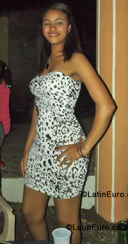 Date this passionate Dominican Republic girl Guadalupe from La Vega DO17680