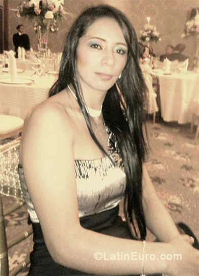 Date this hard body Colombia girl Liz from Bogota CO14419