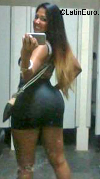 Date this lovely Brazil girl Vanessa from Rio De Janeiro BR9355