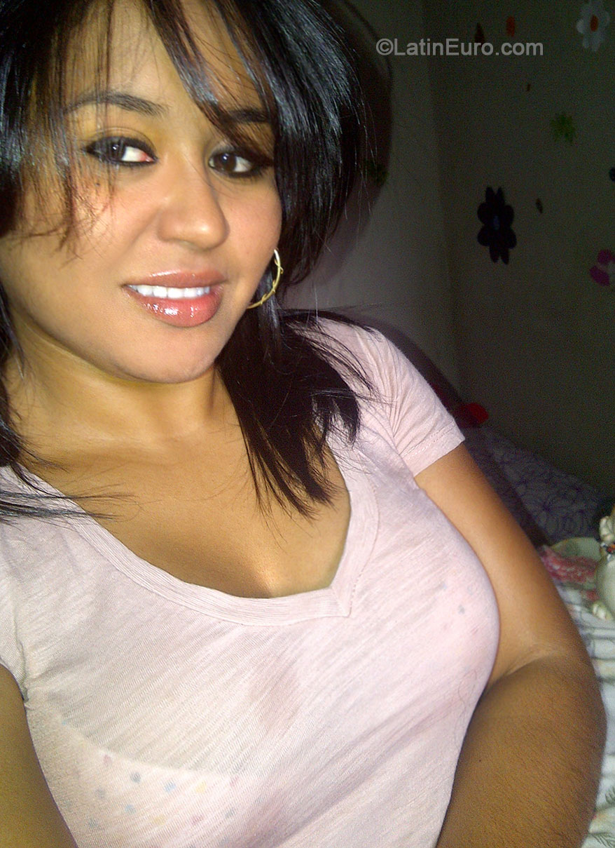 Date this beautiful Honduras girl Lizeth from Tegucigalpa HN906