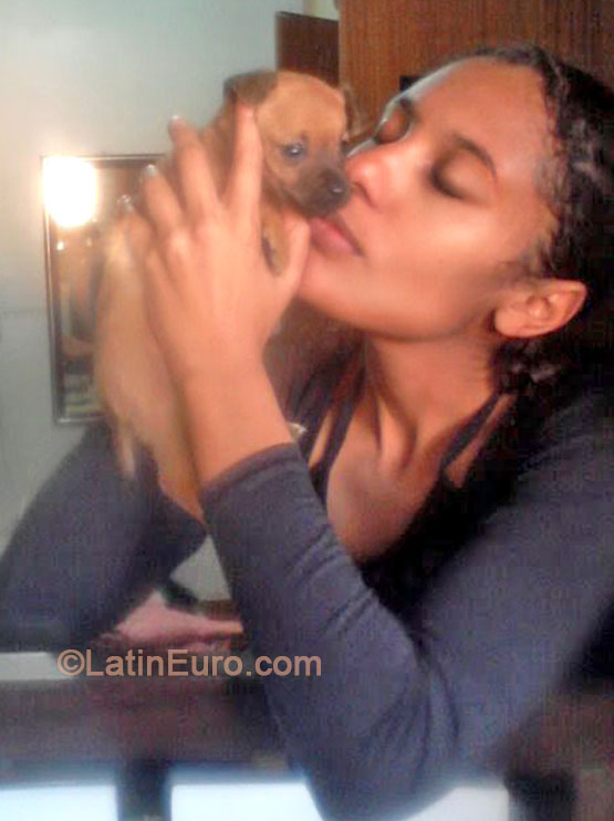 Date this gorgeous Brazil girl Veronica from Cambe BR8306