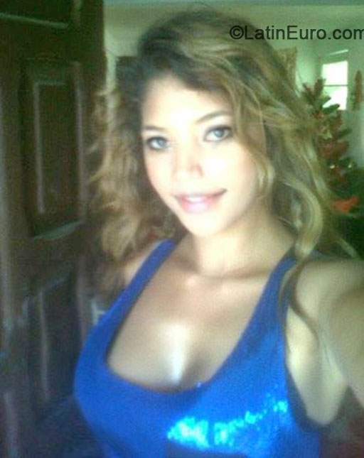 Date this voluptuous Venezuela girl Laura from Valencia VE149