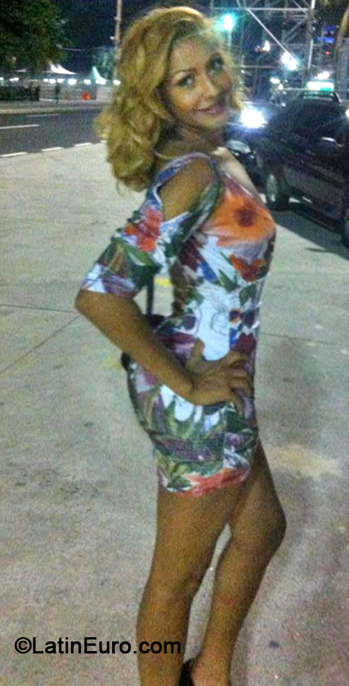 Date this lovely Brazil girl Sheila from Rio De Janeiro BR8339
